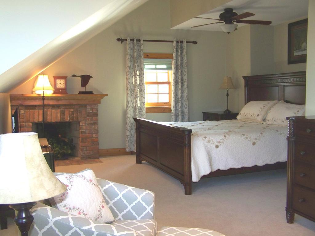 Bed & Breakfast The Porch And Pillow 3*