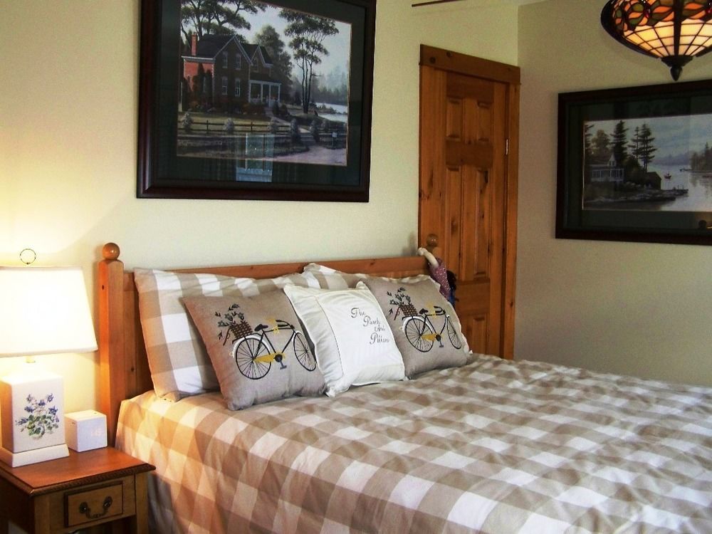 The Porch And Pillow Bed & Breakfast Niagara Falls